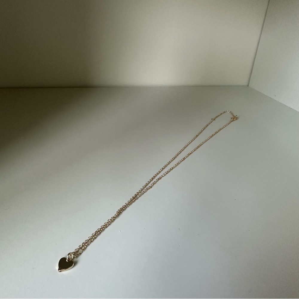 Simple Modern Gold-Tone Heart Pendant on Chain Necklace LA CN - Picture 2 of 5
